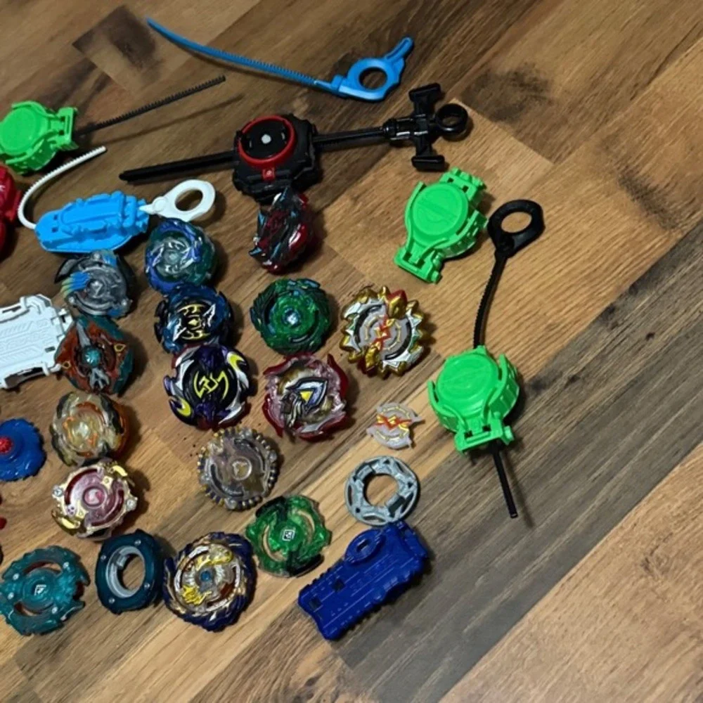 Beyblade‎ Lot Beyblades Rip Cords Launchers Metal Fusion Burst Parts